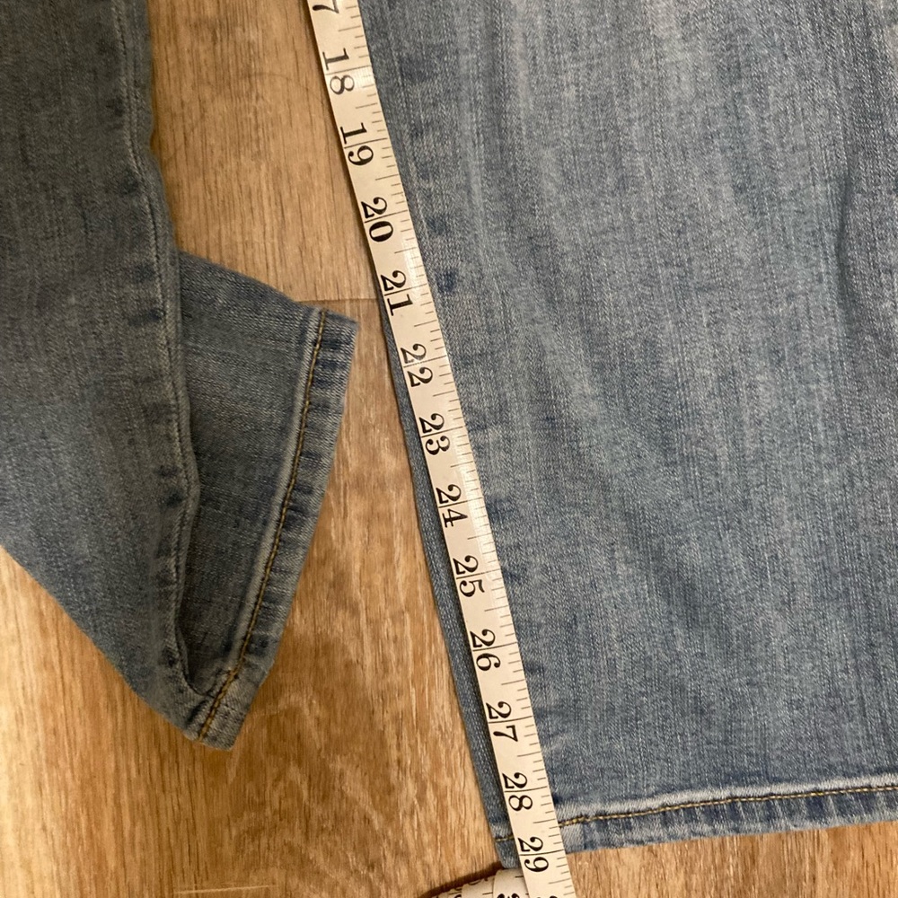 NWOT! Caslon boyfriend jeans w/ floral thigh embroidery - Picture 8 of 9